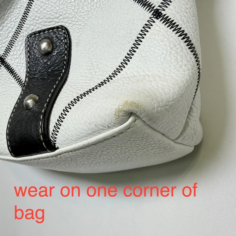 Sophia Visconti White Pebbled Leather Diamond Black Stitch Hobo Shoulder Bag - Picture 4 of 15